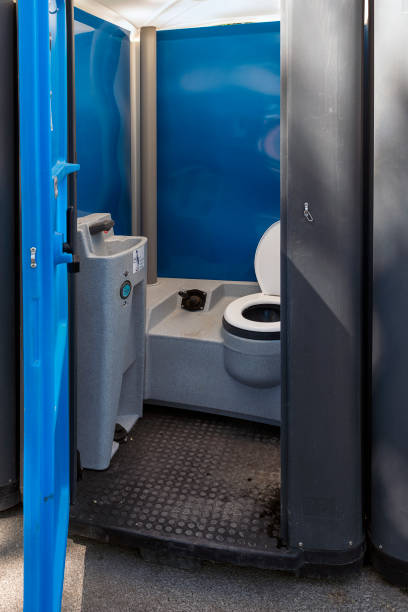 Best Porta potty rental near me  in Covington, VA
