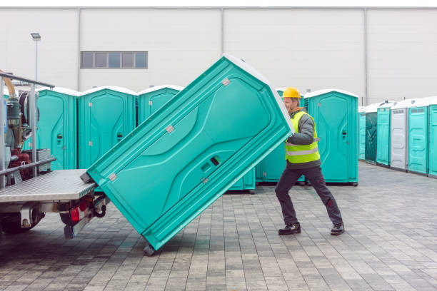 Best Portable bathroom rental  in Covington, VA