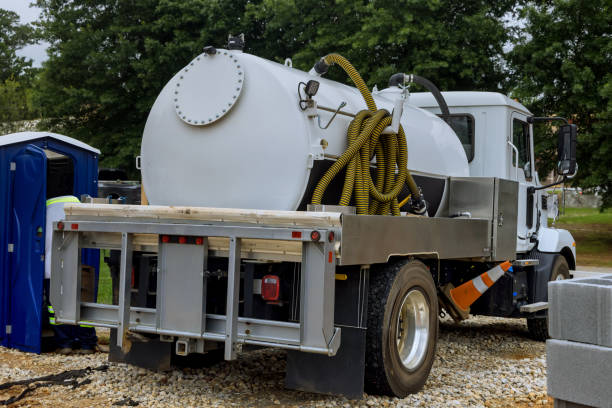 Best Portable restroom trailer rental  in Covington, VA